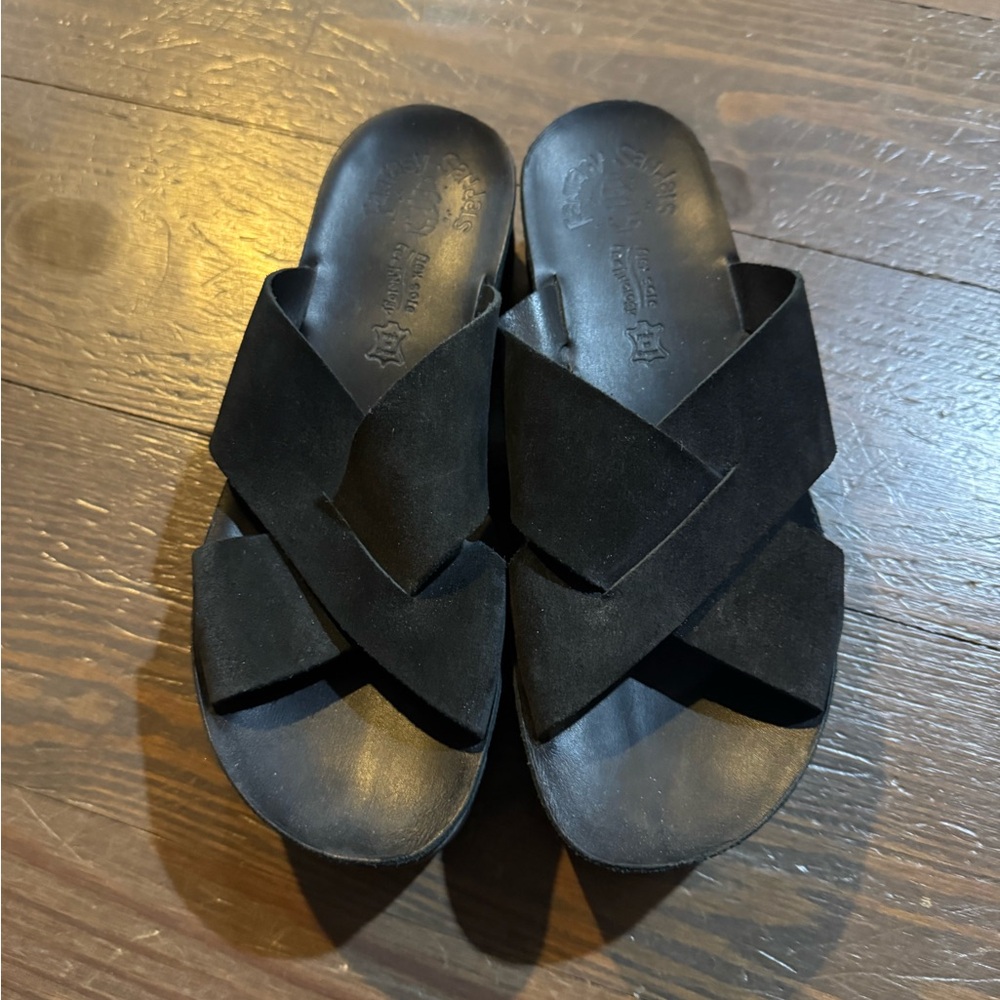 Elegant Black Women's Cross-Strap Sandals